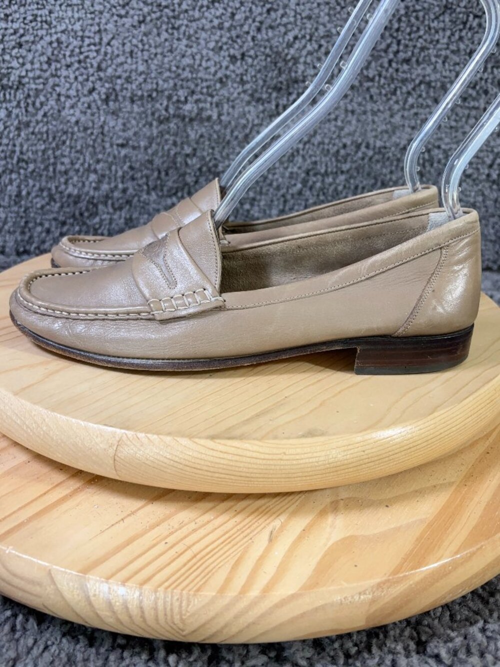 Bally of Switzerland Loafer Pampano Womens Size 8.5 Leather Beige Slip On Shoe